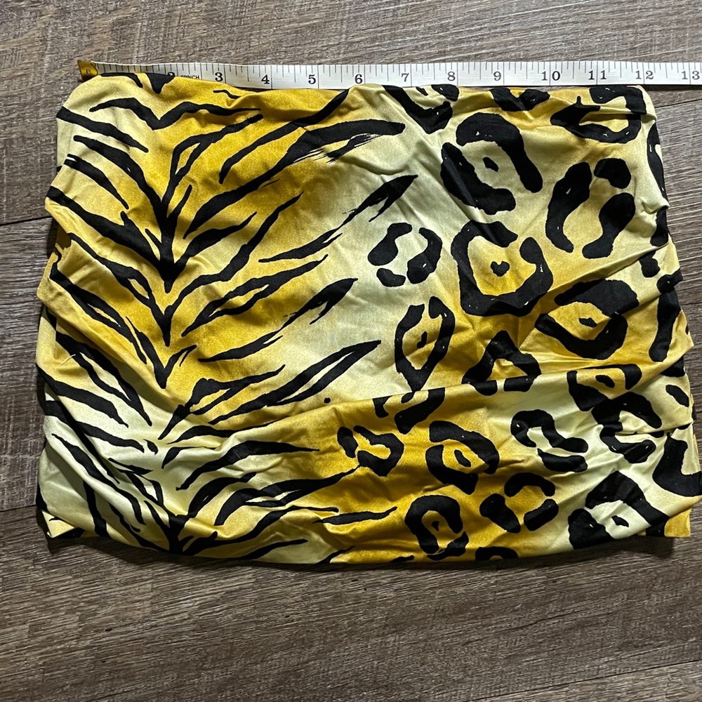 Indah Leopard Print Mini Skirt - Yellow and Black - Picture 5 of 6